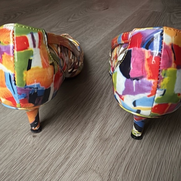 J. Renee Women's Winset Rainbow Floral Kitten Heels - SIZE 6.5 - Picture 16 of 16